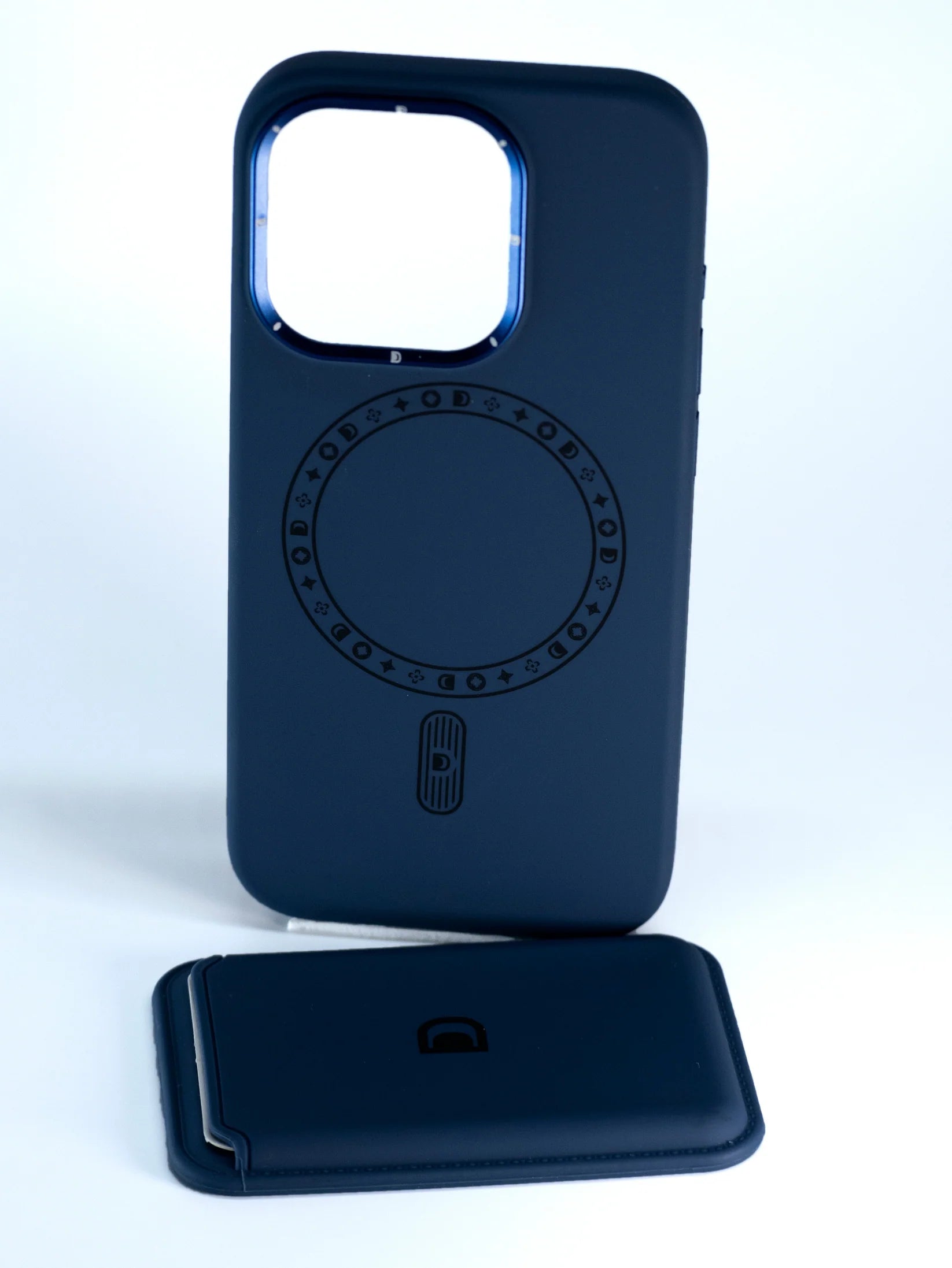 ARMMAX Premium Leatherette cover for iPhone 15 Pro (Blue)